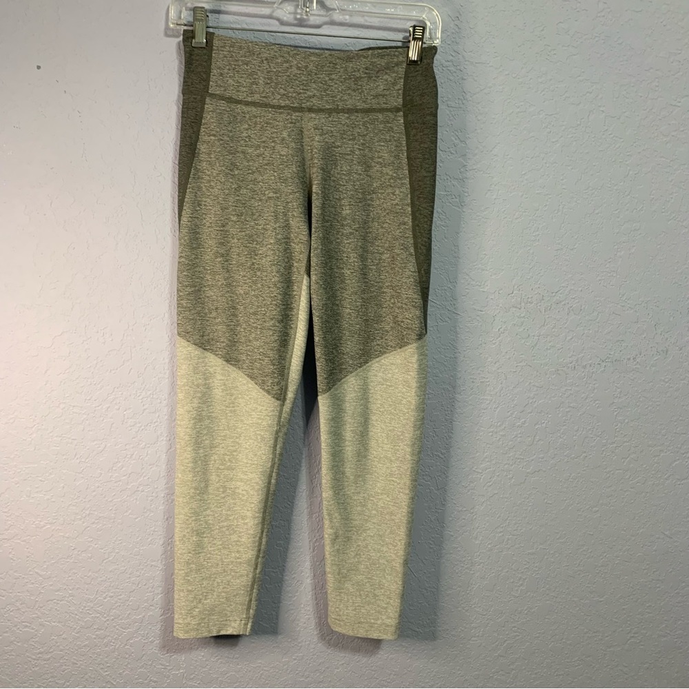 Outdoor Voices Tri Shade 3/4 Warm Up Leggings